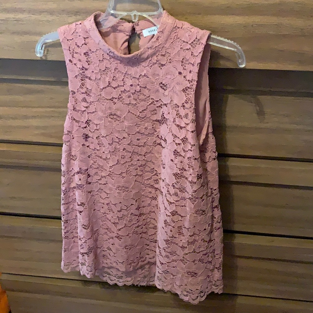 Sleeveless adorable pink lace top